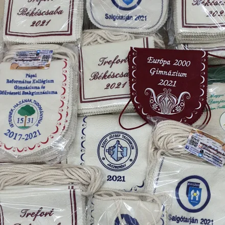 tarisznya - ballag&aacute;si tarisznya