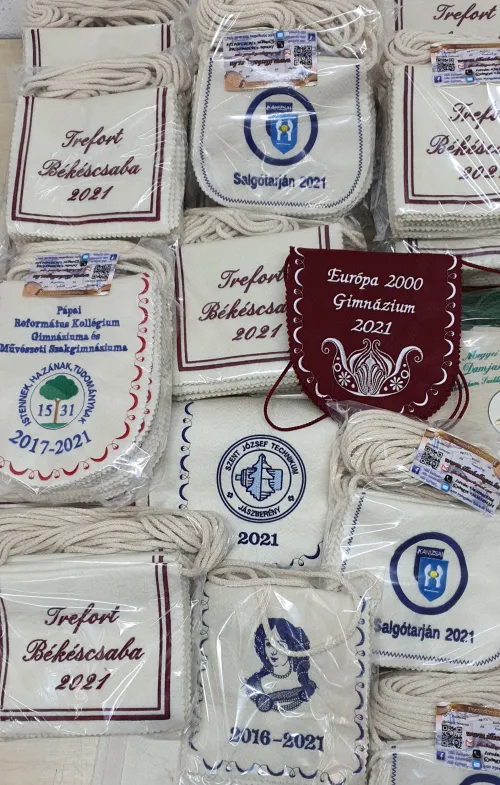 tarisznya - ballag&aacute;si tarisznya