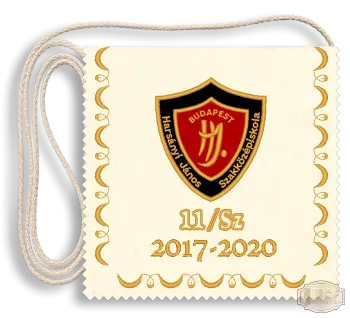 Polifilc alapon Iskolacímerrel hímzett Ballagási tarisznya, pamut zsinórral - Harsányi János Szakközépiskola - Budapest