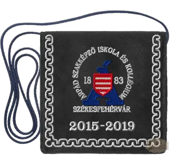 Bársony Iskolacímerrel hímzett Ballagási tarisznya, pamut zsinórral - Árpád Szakképző - Székesfehérvár