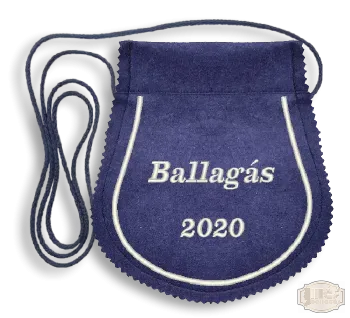 Filc batyu alakú ballagási tarisznya, hímzett felirattal, évszámmal - pamut zsinórral