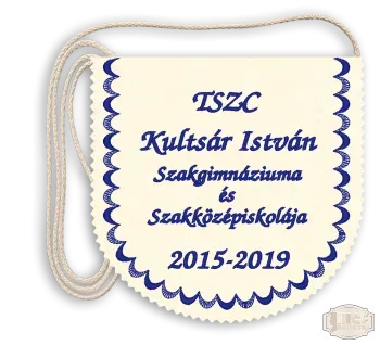 Hímzett ballagási tarisznya, filc alapon Iskolanévvel, évszámpárral - pamut zsinórral